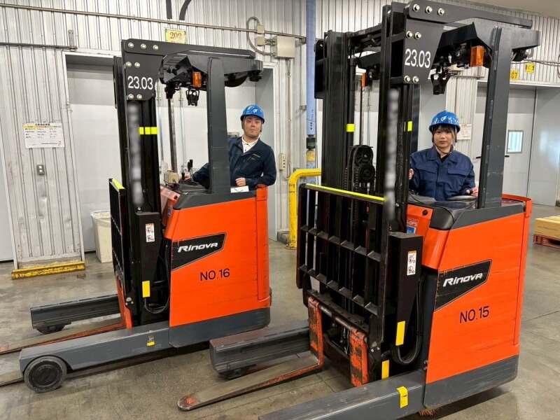 【髪色自由】日勤のみ/アパレル倉庫内でのリーチリフトスタッフ(軽作業・物流,茨木市)のイメージ画像