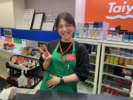 制服もズボン＋エプロンで働きやすい！川西能勢口駅2分/パチンコ(サービス,川西市)のイメージ画像