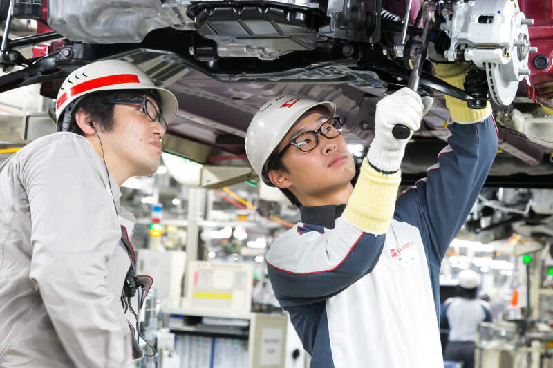 ダイハツ工業直雇用｜年間休日121日！寮費無料で年200万円貯金！(工場・製造,蒲生郡竜王町)のイメージ画像