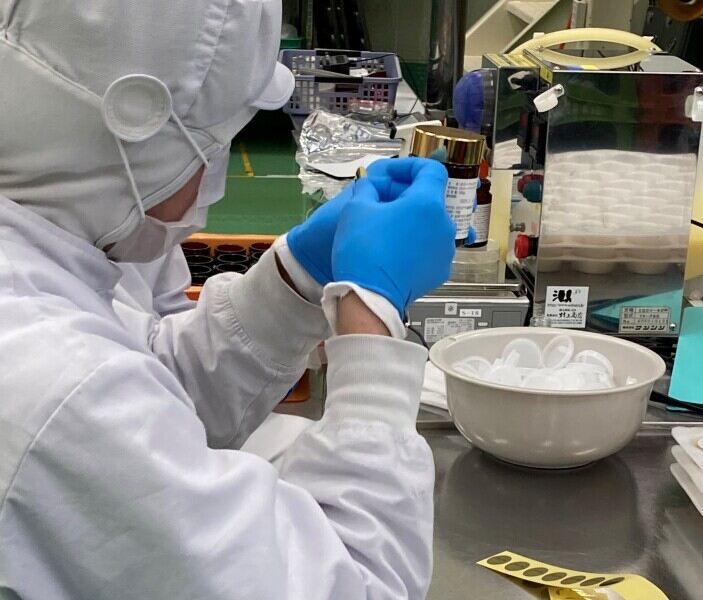 ＜土日祝休み＞座ってできる★はちみつギフトのシール貼り＆梱包(軽作業・物流,金沢市)のイメージ画像