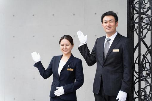 ★遅め11:30スタート★高時給1300円◎ドアの開け閉め作業！(サービス,港区)のイメージ画像