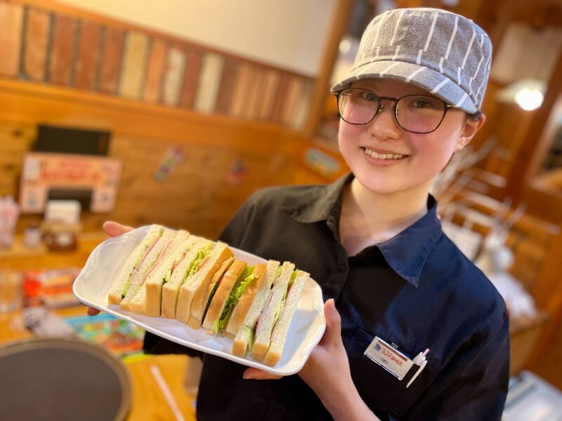 コメダ珈琲 制服 画像のバイト・アルバイト・パートの求人・募集情報