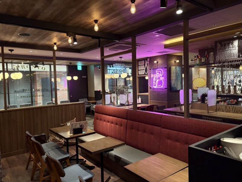 履歴書不要！昼カフェ×夜サカバSTAFF★社割で50%off！週3～OK(フード・飲食,横浜市旭区)のイメージ画像