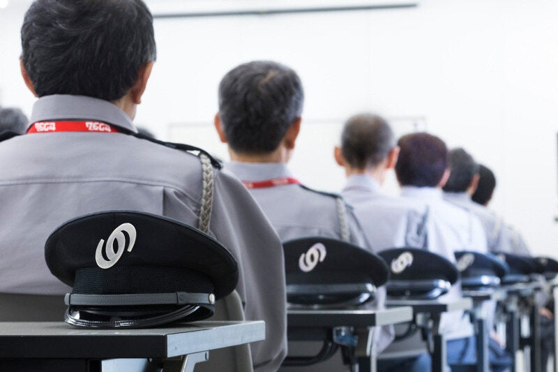 ＼駅チカ徒歩2分／未経験からチャレンジOK◎施設の監視・警備(軽作業・物流,名古屋市東区)のイメージ画像