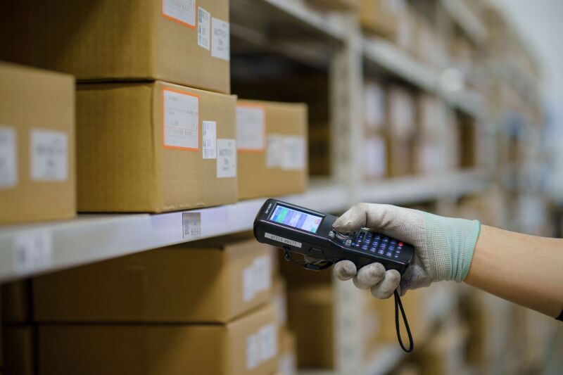 【時給1,370円】電子部品のピッキング作業／オープニング募集！(軽作業・物流,高槻市)のイメージ画像