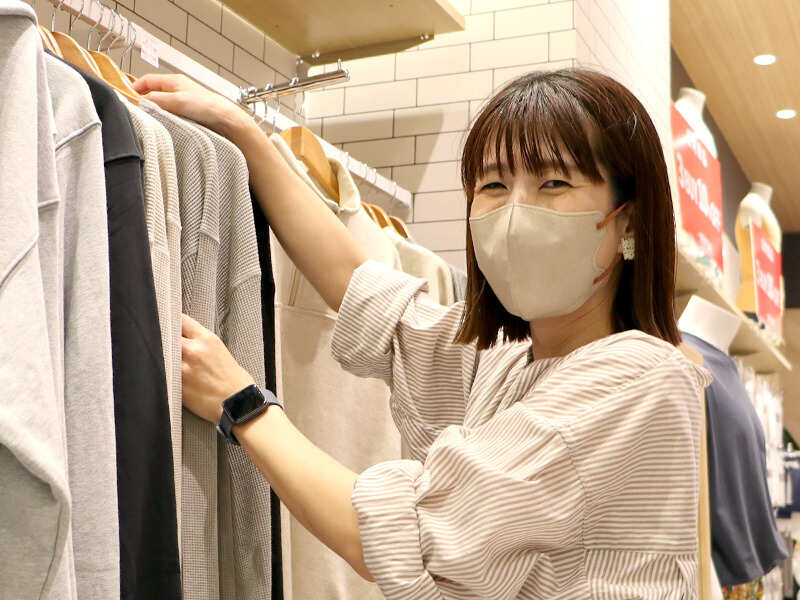 <契約社員>ｸﾞﾝｾﾞで働ける!安定した収入,有給あり,私服勤務◇*。(販売,門真市)のイメージ画像