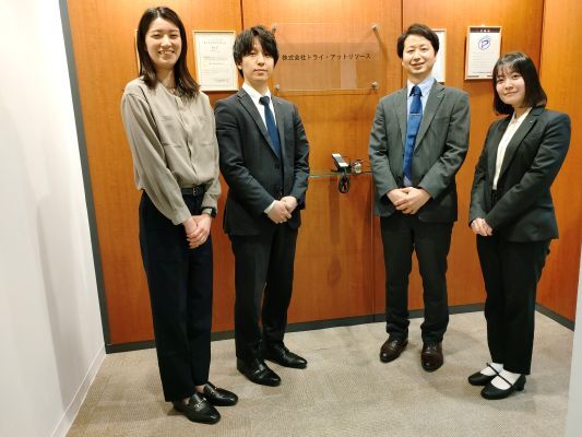 メール返信・情報のデータ入力等！時給1400円★最短3カ月～OK◎(オフィス,千代田区)のイメージ画像