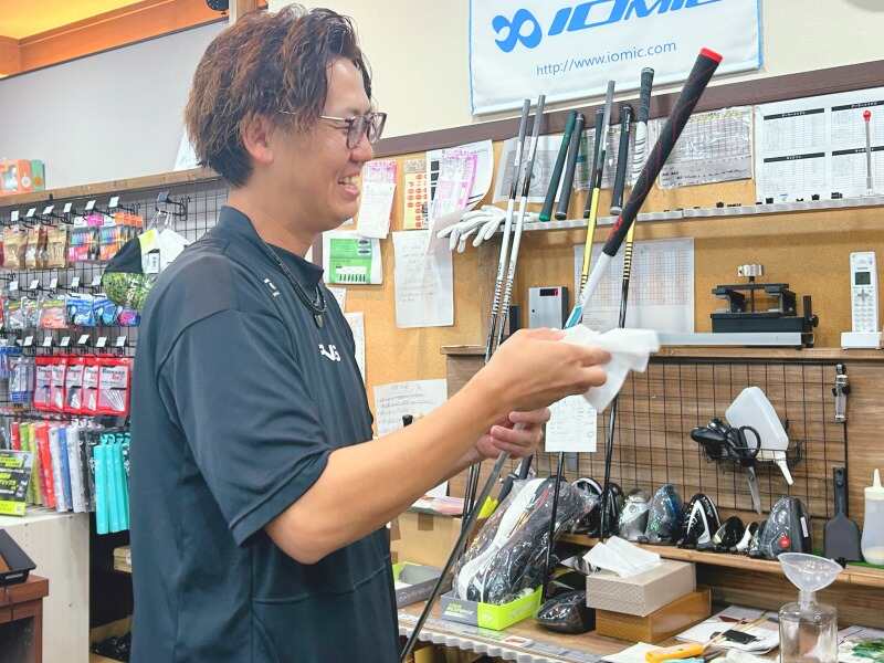 男性活躍中♪ゴルフクラブの組み立てなど！無料でゴルフ練習OK！(工場・製造,彦根市)のイメージ画像