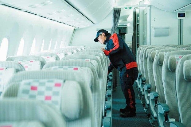 【飛行機内清掃スタッフ】週3日～OK！主婦(夫)さん活躍中♪(サービス,泉佐野市)のイメージ画像