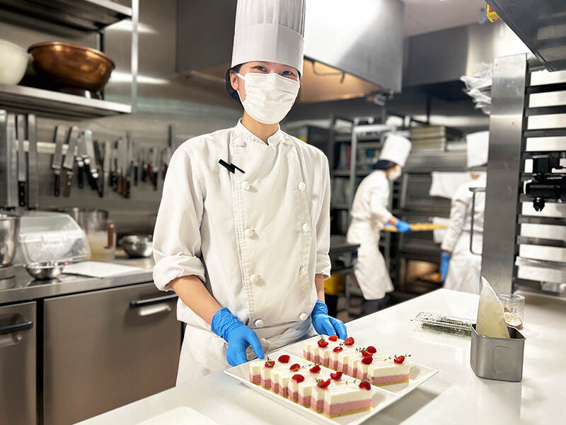 〈18時以降勤務〉未経験大歓迎！20代女性活躍中！お菓子作り補助(フード・飲食,神戸市中央区)のイメージ画像