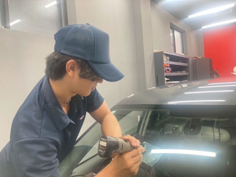 【経験不問!】未経験スタートを応援！自動車ガラスサービス(サービス,江戸川区)のイメージ画像