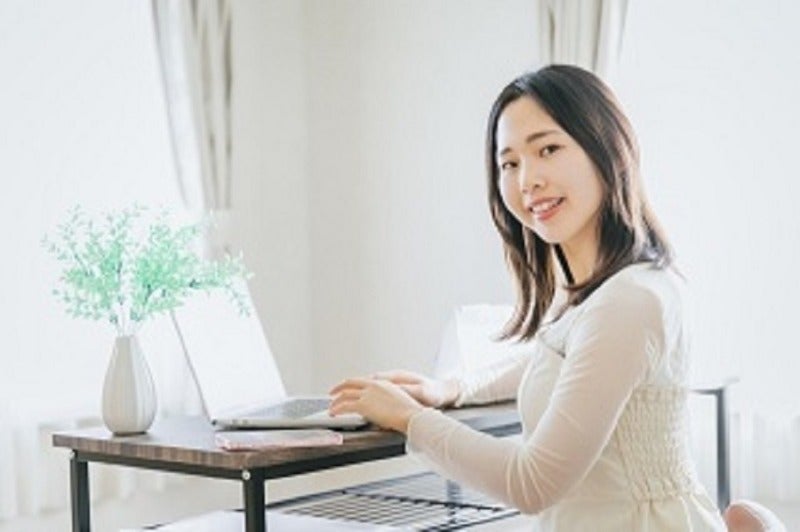 【電話ナシ】週1～2回在宅OK！配信サービス♪モクモクデータ入力(オフィス,大阪市浪速区)のイメージ画像