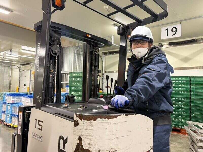 食品倉庫でフォークリフト。日払いOK。助かる社販あり(軽作業・物流,川口市)のイメージ画像