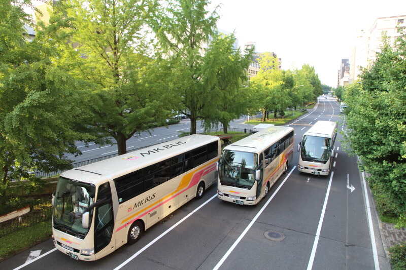 【貸切観光バス運転手】特別支援金＋転居支援金支給！車通勤OK！