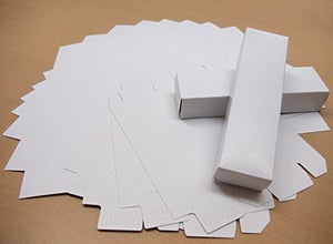 ※白い板紙の製造補助です