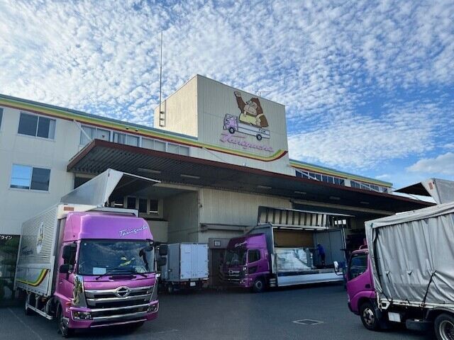 【フォークリフト】初心者歓迎！リフト免許助成あり！転勤無し！(軽作業・物流,高槻市)のイメージ画像