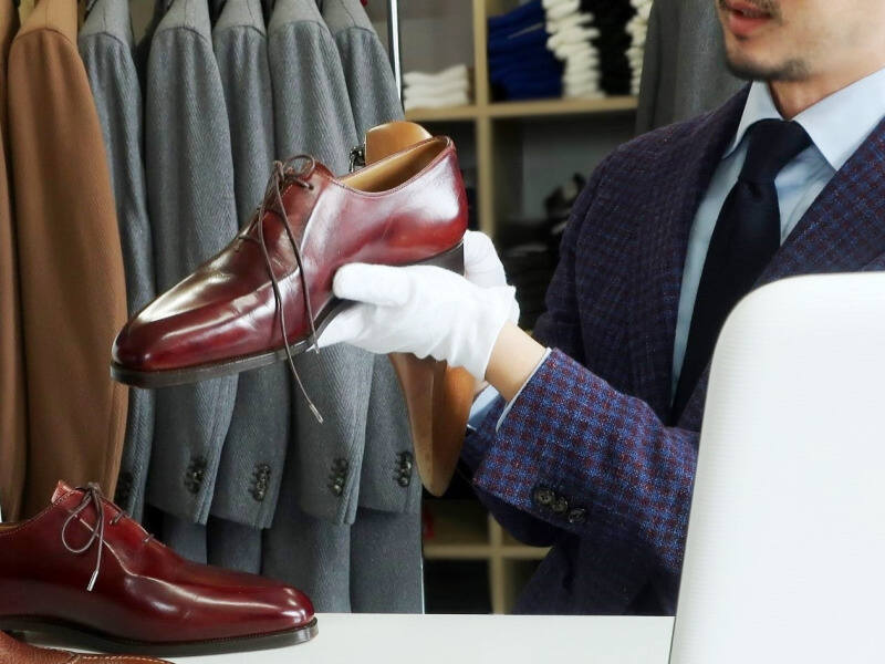 お客様の大切な洋服を査定！ブランド古着Webショップ(販売,府中市)のイメージ画像