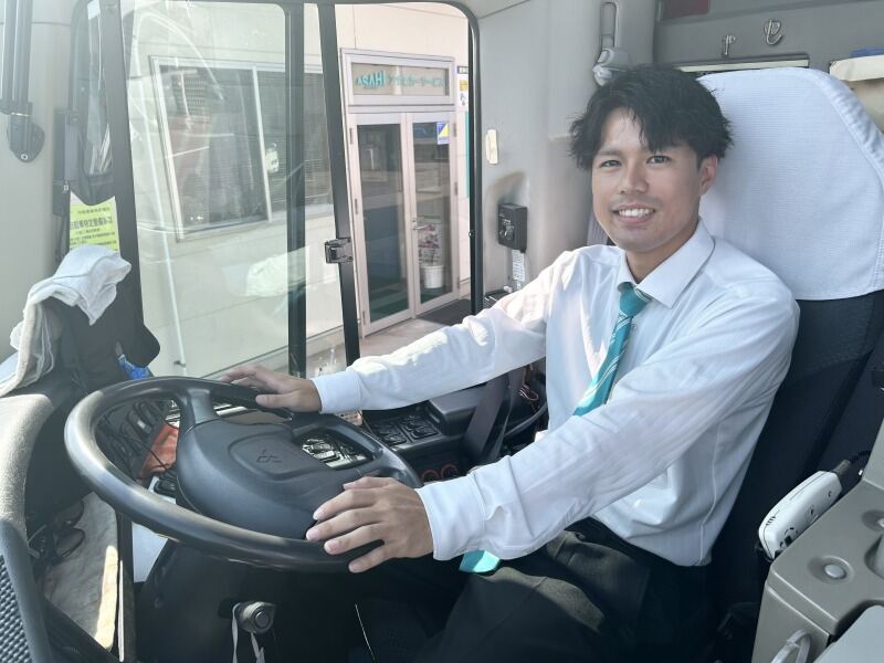 【バス運転手】資格取得支援あり｜賞与年2回｜転勤なし