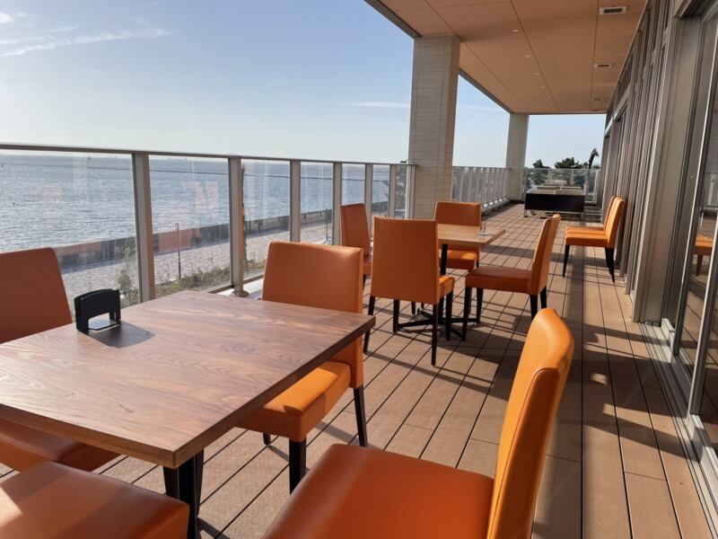 目の前の絶景海！【週2日/3時間～OK】髪色・ピアス&車通勤OK(フード・飲食,木更津市)のイメージ画像