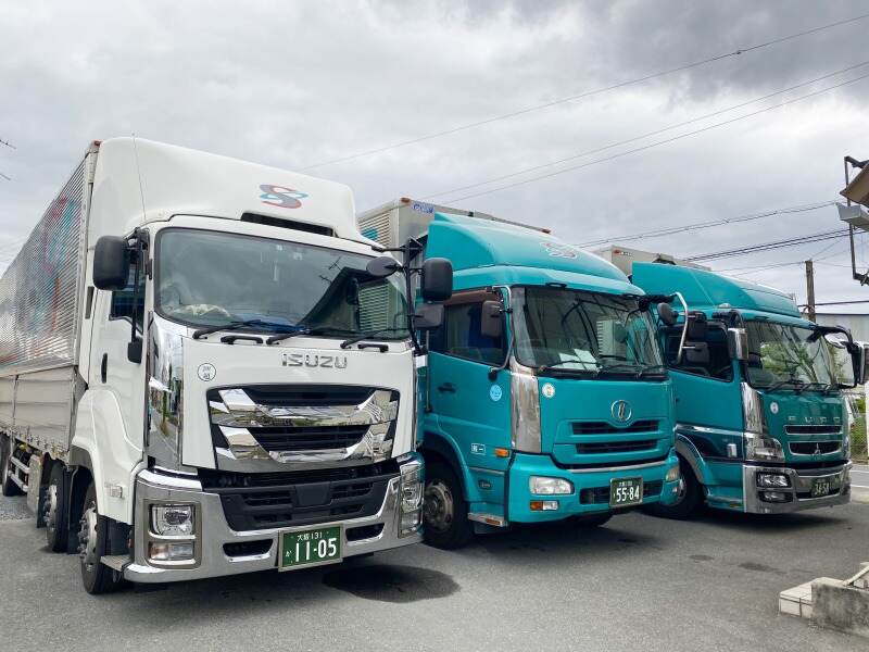 【プライベート充実！】日勤多め/高収入/日祝休み/10tドライバー(軽作業・物流,東大阪市)のイメージ画像