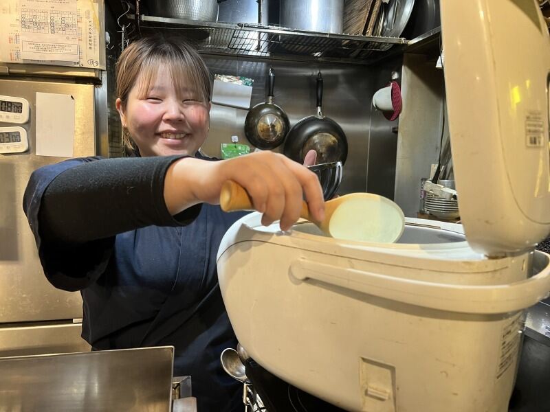 まっすーのまかない付き＊長い派手ネイル,髪色ALL自由◎週1/3h~(フード・飲食,広島市中区)のイメージ画像