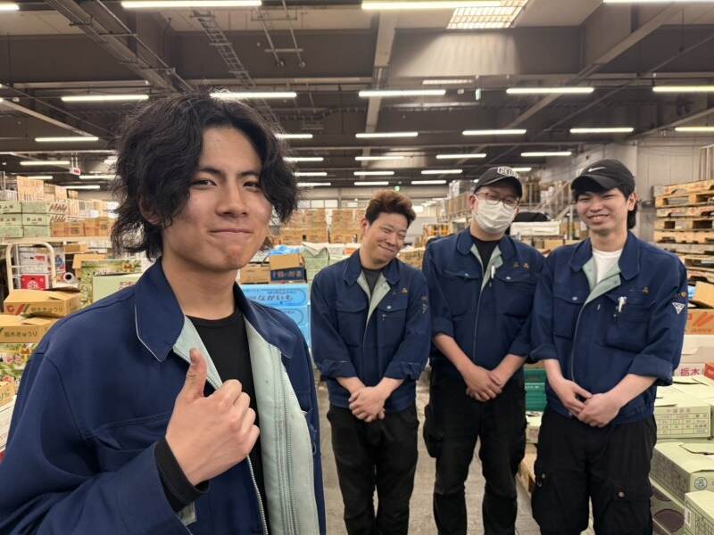 ＼20代活躍中／挑戦する若手を応援！資格取得サポート｜青果運搬(軽作業・物流,横浜市神奈川区)のイメージ画像
