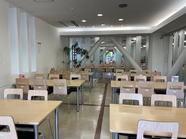福岡大学内の食堂風景