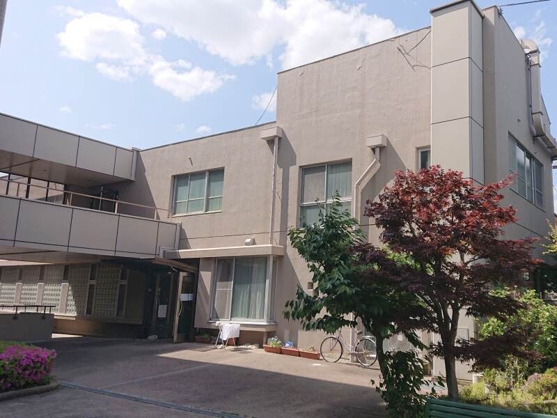 長岡ヘルスケアセンターの隣の建物です