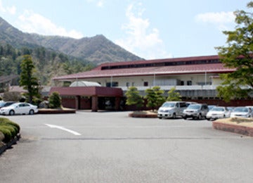 ＜未経験OK・社割あり＞車通勤OKで通勤ラクラク｜コース管理(サービス,都留市)のイメージ画像