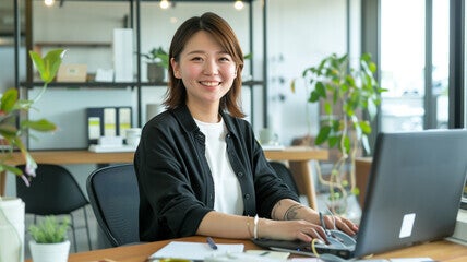 Max年収は1,000万以上可！成長を続ける虎ノ門で新しい時代を！(IT・クリエイティブ/クリエイター,港区)のイメージ画像