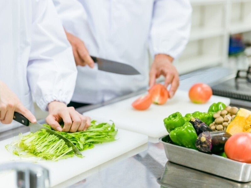 ＜急募＞調理・盛り付け♪未経験からの挑戦OK／高時給1,200円(フード・飲食,松山市)のイメージ画像