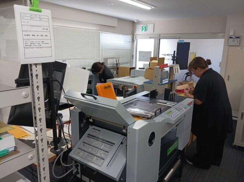 ＼CMでおなじみ★ラクスル／夜勤募集♪おしゃれ自由/冷暖房完備(工場・製造,大阪市西淀川区)のイメージ画像