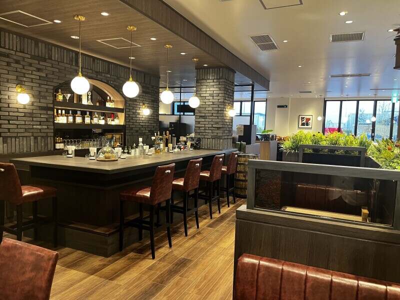 【空港内ロイヤルホストSTAFF】ホール積極採用中◎高時給1300円(フード・飲食,上益城郡益城町)のイメージ画像