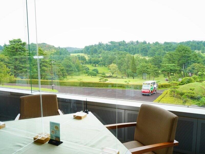 【ゴルフ場レストランSTAFF】シフトの相談OK◆接客／調理(フード・飲食,稲城市)のイメージ画像