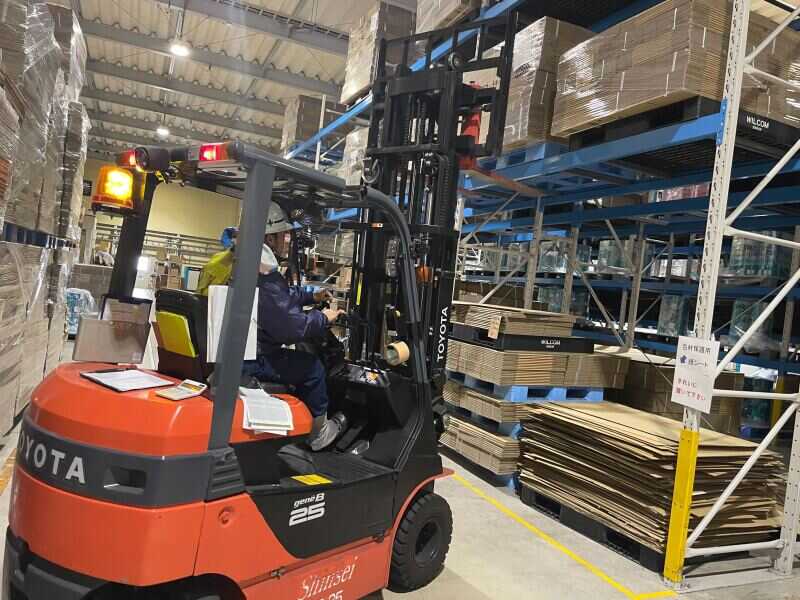 倉庫内のフォークリフト作業スタッフ＊甲子園浜(軽作業・物流,西宮市)のイメージ画像