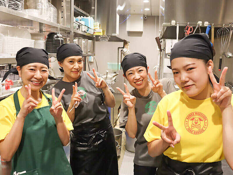 髪色自由◎朝～夜の営業で、土日もガッツリ稼げる◇接客/調理(フード・飲食,和光市)のイメージ画像