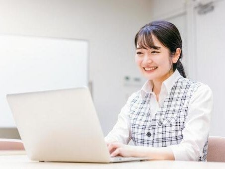 物流会社の経理募集です！土日祝休み/髪色・ネイル・ピアス自由(オフィス,福岡市東区)のイメージ画像