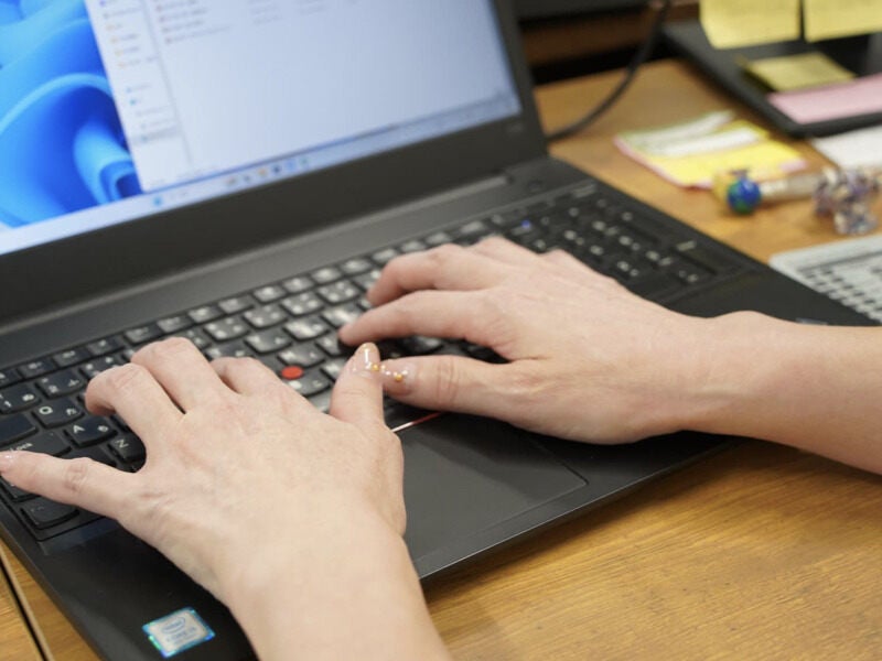 【自社HP管理担当】月給27万円～◎Webデザイナー◎土日祝休み♪(IT・クリエイティブ/クリエイター,大阪市北区)のイメージ画像