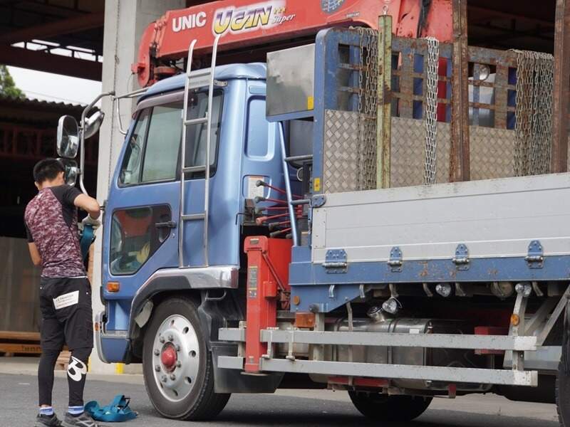 〈大型ドライバー〉資材・型枠材運搬のお仕事！研修制度あり★(軽作業・物流,稲敷郡阿見町)のイメージ画像