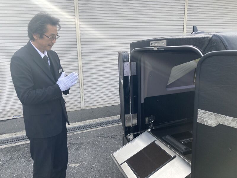 霊柩車の運転業務