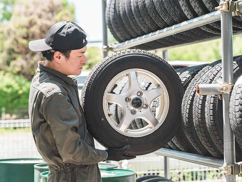 【タイヤ交換作業スタッフ】固定ルート配送スタッフ＊未経験OK！(軽作業・物流,葛飾区)のイメージ画像