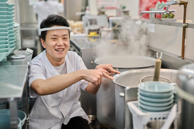 新橋ニューともちんラーメン 川崎駅前店のアルバイト・パートの求人