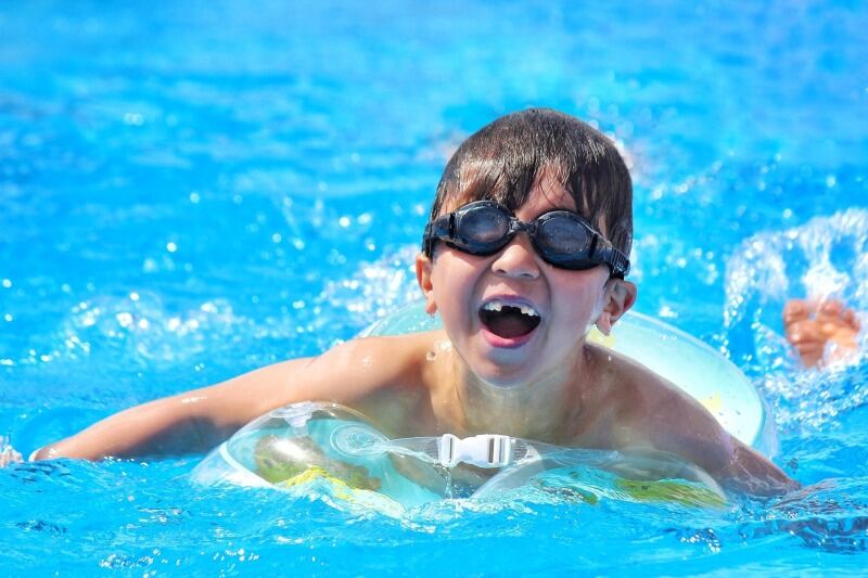 スイミングスクールでの補助及び、指導スタッフ(教育,豊川市)のイメージ画像