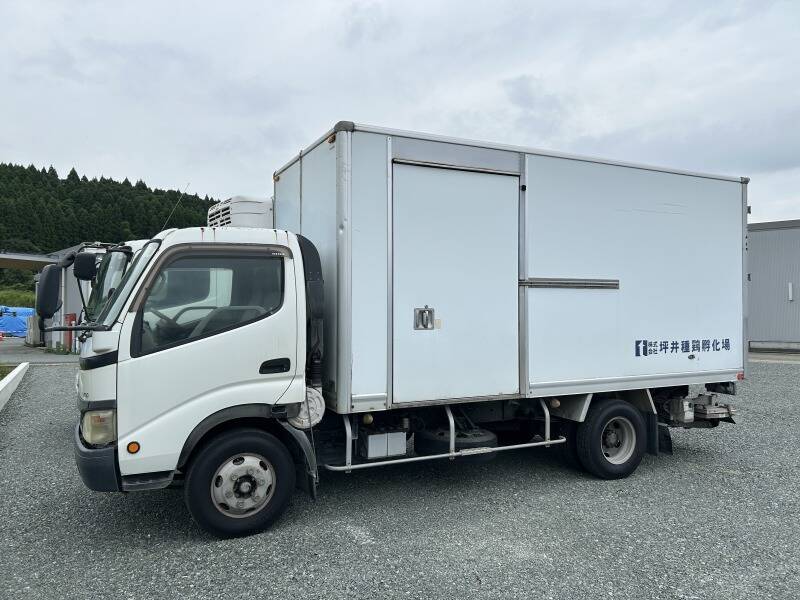 運転して頂くのは4トントラックです！