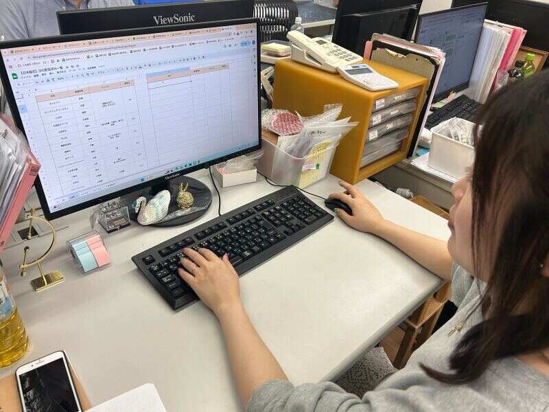 【残業ほぼなし/賞与あり】天然石販売会社のECサイト運営管理♪(オフィス,大阪市中央区)のイメージ画像