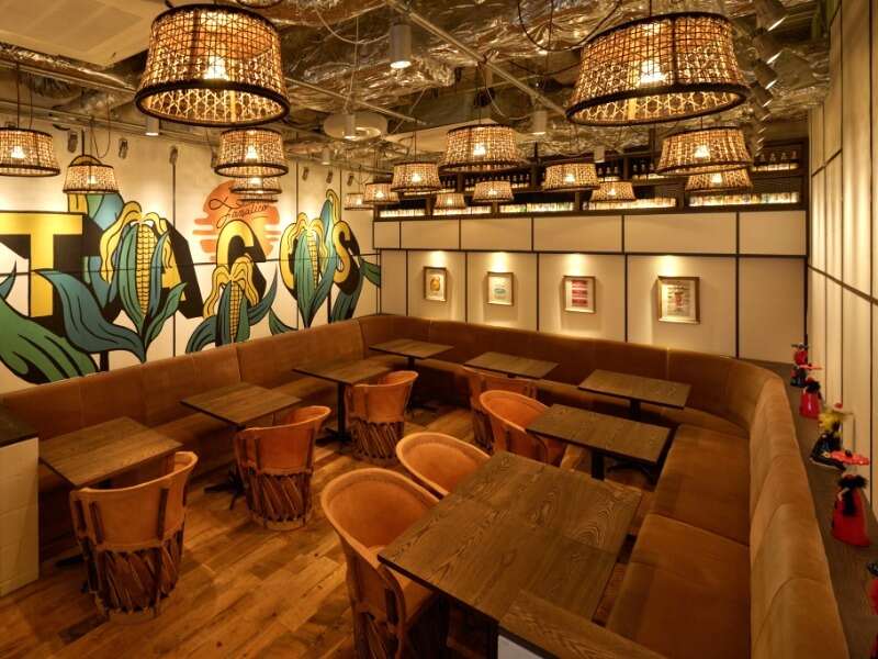 カウンター席で楽しむ本格タコス専門店｜ホール(フード・飲食,名古屋市中区)のイメージ画像