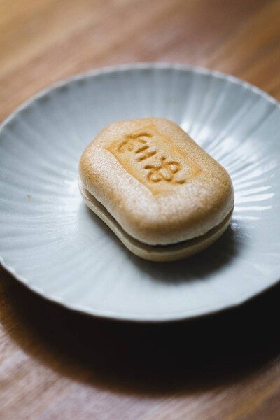 週2日～OK！予約必須の「最中」の名店。販売＆製造補助スタッフ(工場・製造,中央区)のイメージ画像